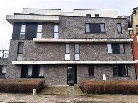 appartement au rez-de-chaussée  3 chambres  jardin et garage