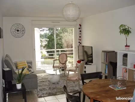 t2 proche port de vannes