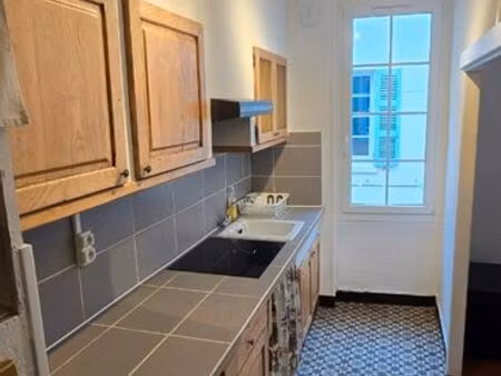 à louer à l’année – t1 meublé avec alcôve – 30 69 m² – 795 hors charges