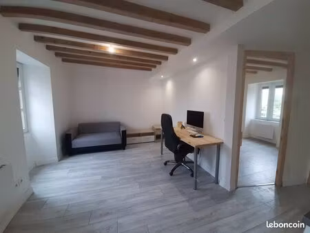 t2 meublé - centre ville + stationnement