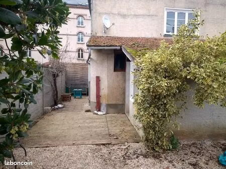 loue petite maison de ville avec jardin dans nogent centre