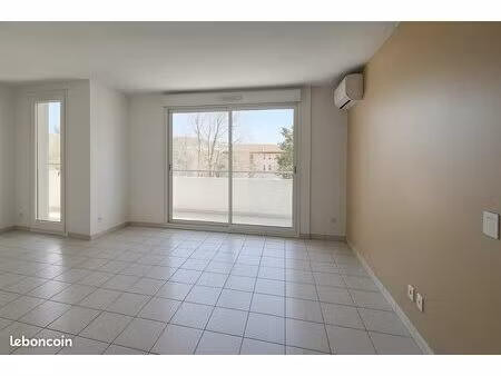 t2 44 m² avec grande terrasse – proche la ramée – piscine + parking