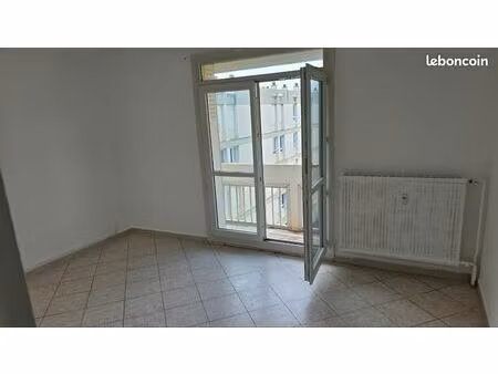 loue f3 au polygone résidence st exupery