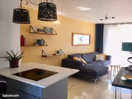 à louer t2 meublé boucan canot  près de la plage