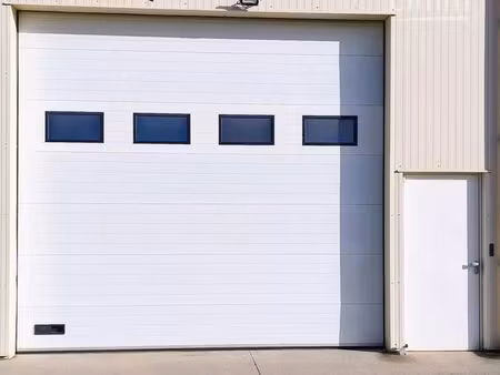 parking/box 96 m² alixan