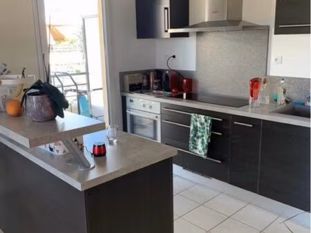 grand t3 (2 chambres) à 50 mètres de la douane de mon idée