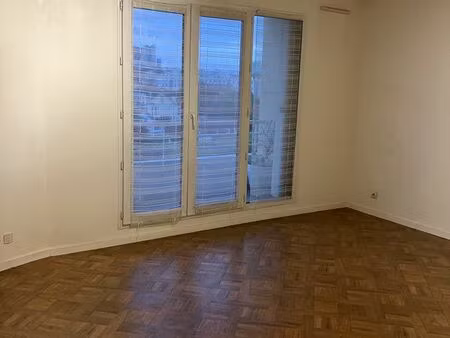 studio à louer 30m2 400m gare des vallées