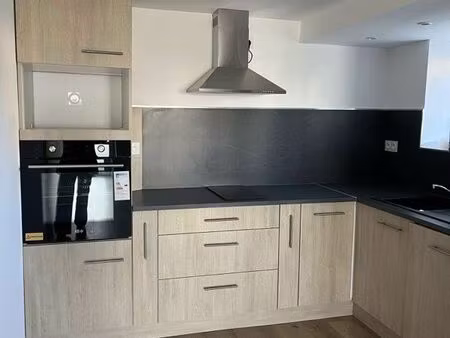 apparemment t2 location