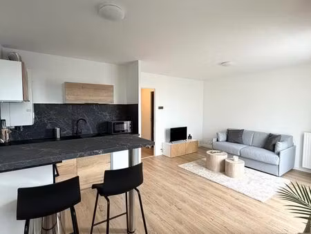 studio rénové 31 3m2 - meublé - avec parking en plein centre-ville - 31m2 - balcon