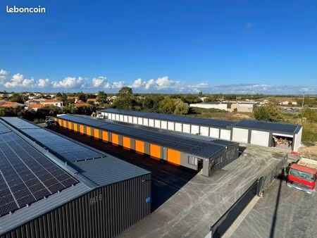 box de 23 m2 à louer