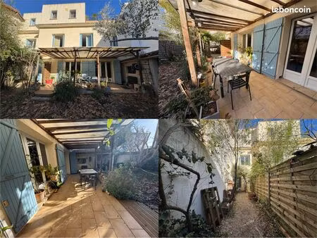 maison de ville meublée 5 pièces 120m2 avec terrasse et jardin dans le quartier montplaisi