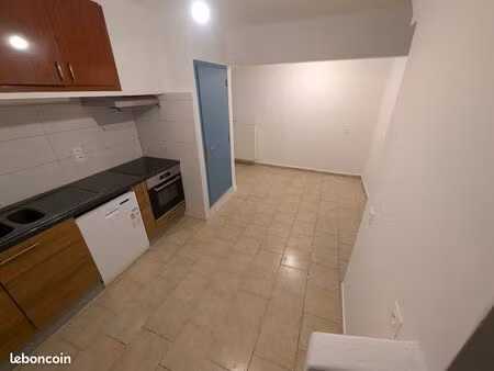 location maison de village