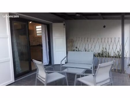 loue en meublé et équipée une petite maison f1