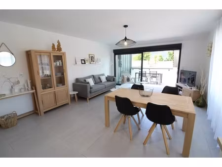 - grand t3 75m2 avec 16m2 de terrasse