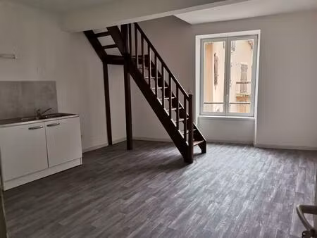 f2 2ème - 16 rue de la bouterie 69590 st symphorien/coise