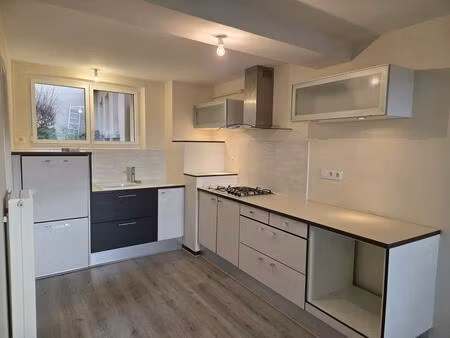 mais f4 - 77 gde rue aveize