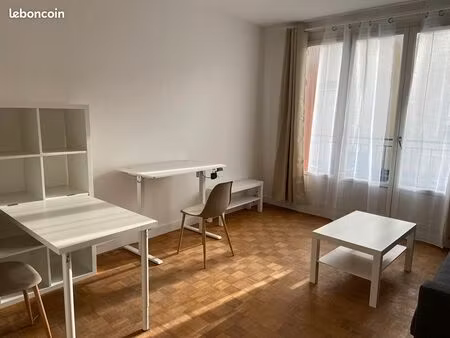 studio 1 pièce 35 m²