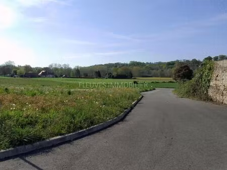 terrain viabilisé de 1091 m²