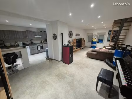 joli f3 disponible tout de suite à la location