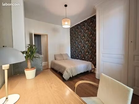 a 8min de lyon7- 410 hc- chambre privée
