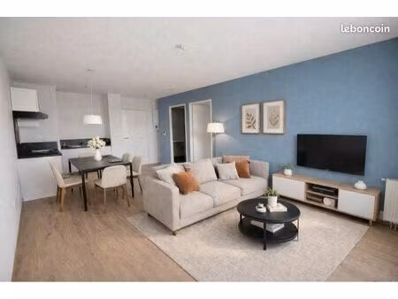 t2 récent 44 m² avec ascenseur & place de parking