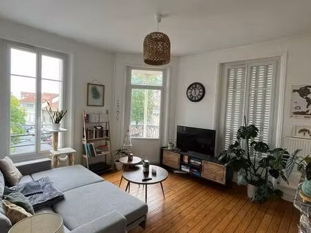 appartement de 45m² - rue paulin paris