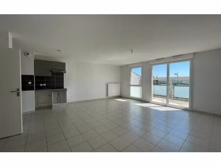 location appartement  79.8 m² t-4 à l'union  951 €