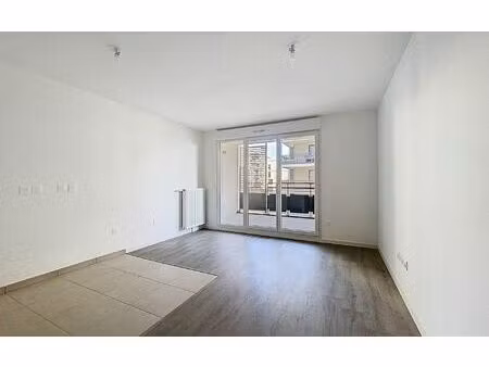 location appartement  63.07 m² t-3 à maurepas  1 153 €