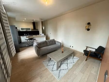 t3 hypercentre avec parking