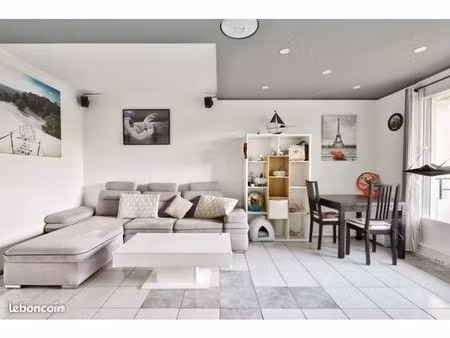 t3 lyon 9 avec grand balcon