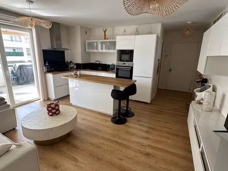 superbe t3 avec terasses et box fermé