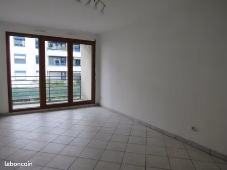 villeurbanne pressensé t3 62m2 balcon  garage