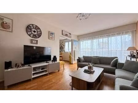 vente appartement 4 pièces à la roche-sur-yon (85000) : à vendre 4 pièces / 80m² la roche-