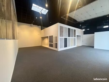 brignais - entrepot + bureaux 297 m²