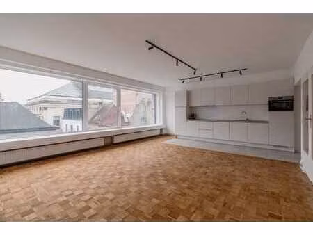 duplex rénové avec 3 chambres