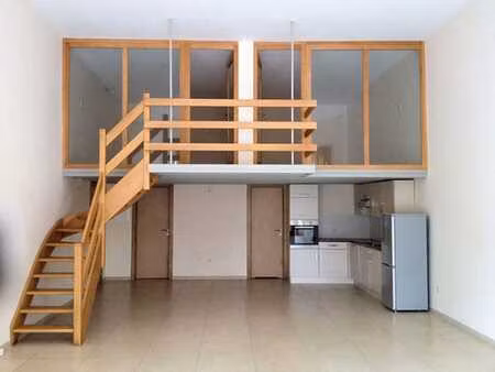 bel appartement dans un ancien château entièrement restauré