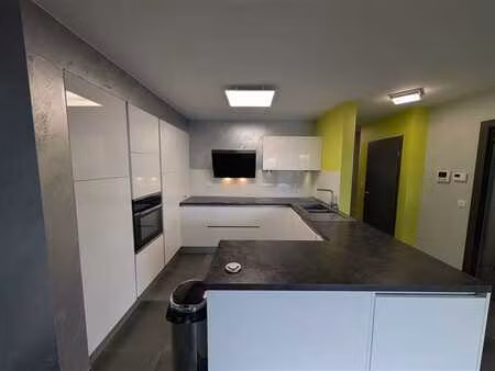 superbe appartement dans un immeuble récent