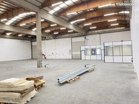 local industriel 810 m²