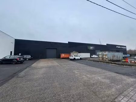 entrepôt à louerà desselgem