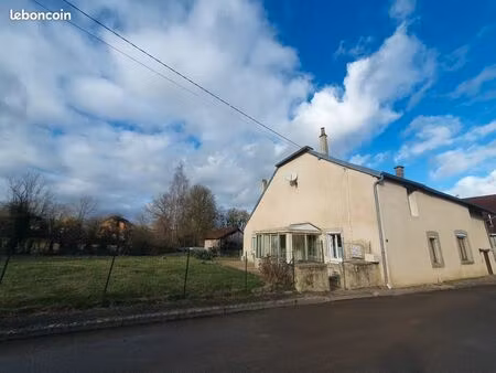 maison familiale de 159m2 avec terrain clos
