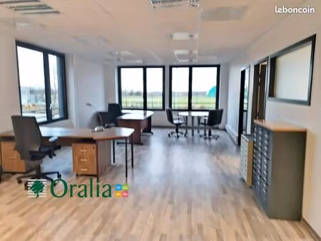 bureau 131 m²
