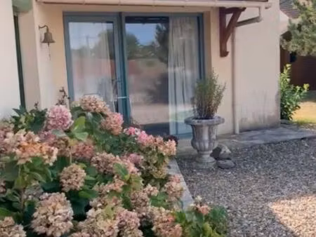 maison octogonale 188 m² avec étang sur 4 900 m² de terrain arboré