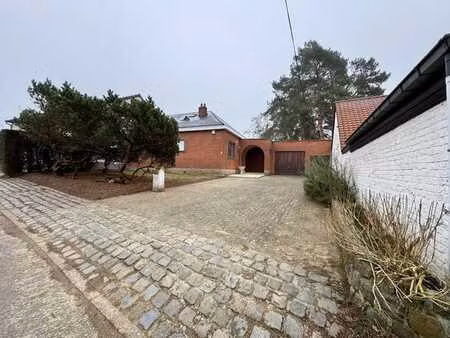 maison rurale avec écurie