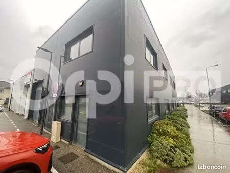 local d'activité 150 m²