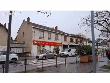 local commercial 74 m² saint-priest