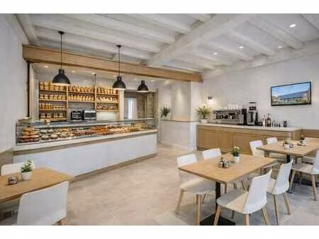 bien commercial au coeur de hal