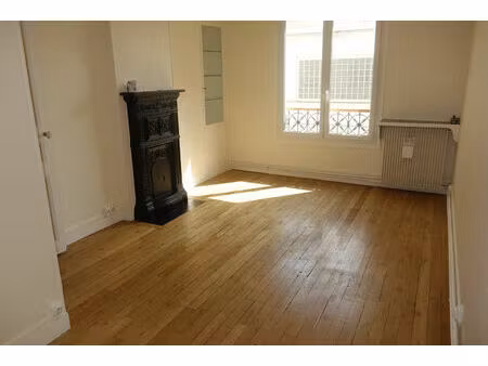 rue ordener (marché)  2 pièces 46 m²  1498 euros