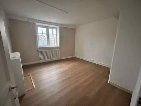 location appartement 3 pièces à quimper (29000) : à louer 3 pièces / 76m² quimper