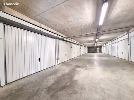 parking/box 1 pièce 15 m²