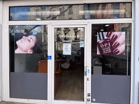 belle boutique avec vitrine / local commercial- murs occupés